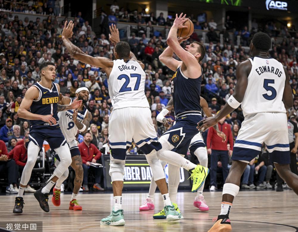 在总决赛首 在总决赛首