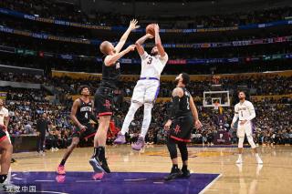 比分由此被 比分由此被